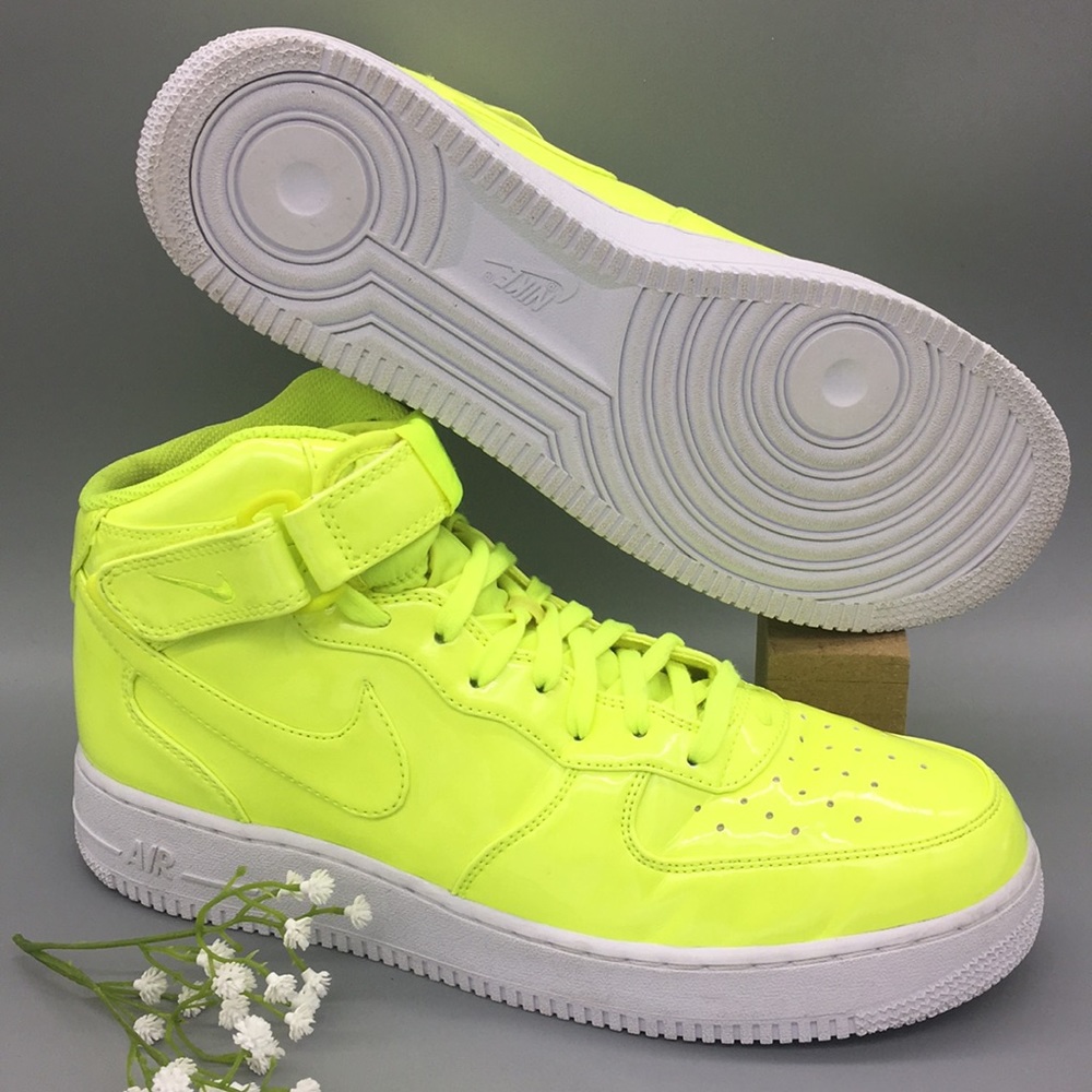 Nike Air Force 1 Mid UV Men's 'Volt' Sneakers - Picture 4 of 8